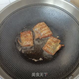 炸带鱼的做法步骤：7