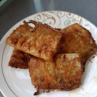 炸带鱼的做法步骤：9