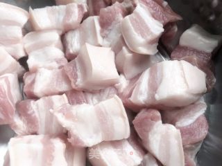 红烧肉的做法步骤：1
