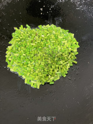 蒜苔鸡蛋炒外婆菜的做法步骤：5