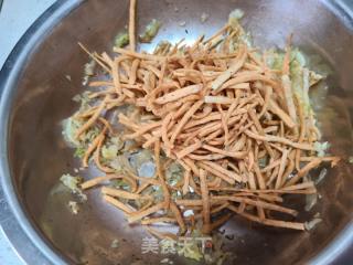 馓子鸡蛋拌包菜的做法步骤：8