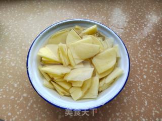 土豆炒肉片的做法步骤：2