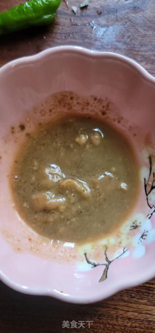 青椒腐乳炒番薯叶的做法步骤：5