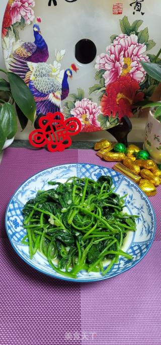 青椒腐乳炒番薯叶的做法步骤：12