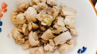 黄焖鸡——在家里也可以做出外面的味道的做法步骤：4