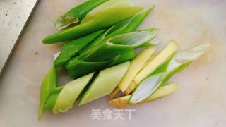 黄焖鸡——在家里也可以做出外面的味道的做法步骤：5