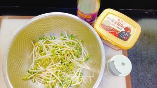 韩式拌豆芽的做法步骤：1