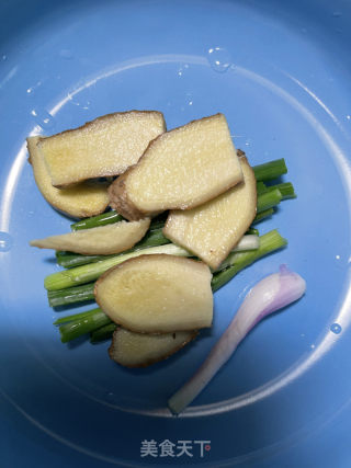 玉米鲜肉包的做法步骤：1