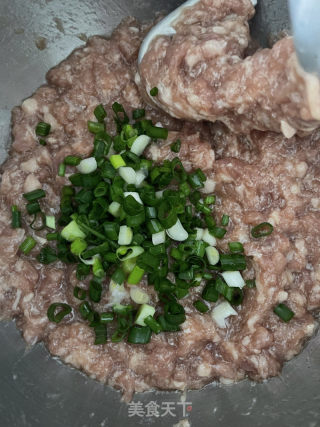玉米鲜肉包的做法步骤：10