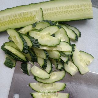 蒜蓉肠拌黄瓜的做法步骤：1