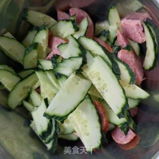 蒜蓉肠拌黄瓜的做法步骤：3