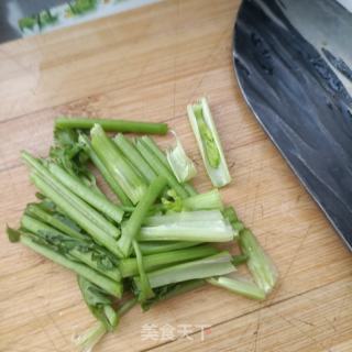 子姜炒牛肉的做法步骤：1