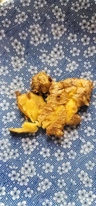 天麻淮山炖鸡脚瘦肉汤的做法步骤：3