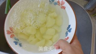 小葱拌土豆——土豆的神仙吃法的做法步骤：3