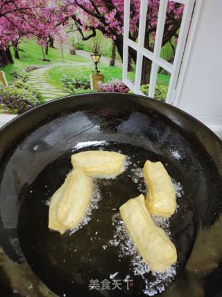 自制早餐小油条的做法步骤：12