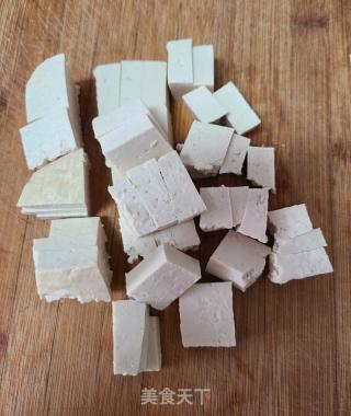 包菜炒豆腐的做法步骤：2