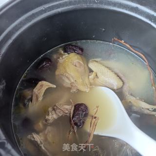 天麻茯苓五指毛桃鸽子汤的做法步骤：9