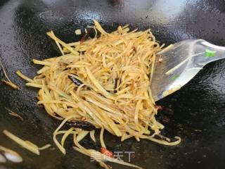 醋熘土豆丝的做法步骤：3