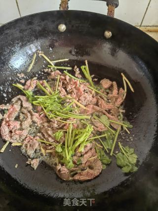 二荆条炒牛肉的做法步骤：13
