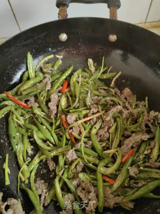二荆条炒牛肉的做法步骤：15