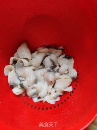 香菜乌鱼片的做法步骤：5