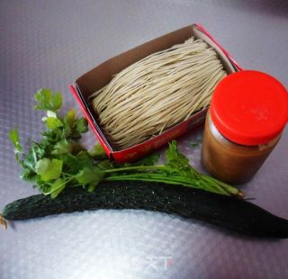 杂粮凉面的做法步骤：1
