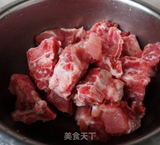炖猪脊骨的做法步骤：1