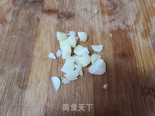 包菜炒五花肉的做法步骤：3