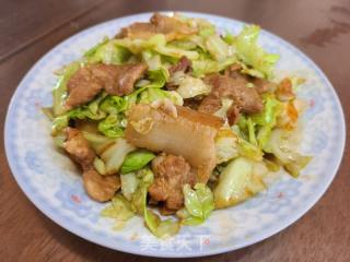 包菜炒五花肉的做法步骤：5