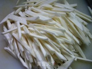 榨菜丝炒茭白的做法步骤：2