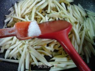 榨菜丝炒茭白的做法步骤：6