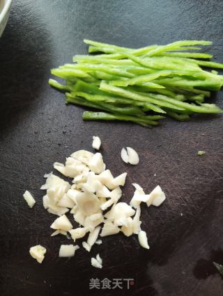 腐乳椒丝炒通菜的做法步骤：1