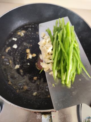 腐乳椒丝炒通菜的做法步骤：4