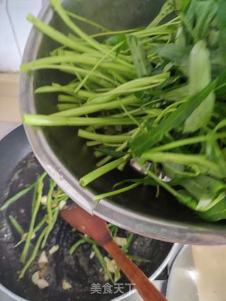 腐乳椒丝炒通菜的做法步骤：5