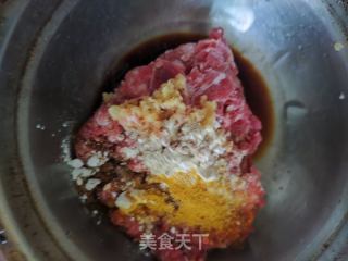 牛肉洋葱酥饼的做法步骤：4