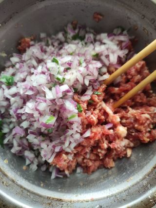 牛肉洋葱酥饼的做法步骤：5