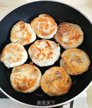 牛肉洋葱酥饼的做法步骤：9