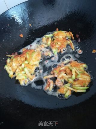 葫芦瓜蛋黄煎饼的做法步骤：8