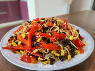 红椒炒黑豆芽的做法步骤：6