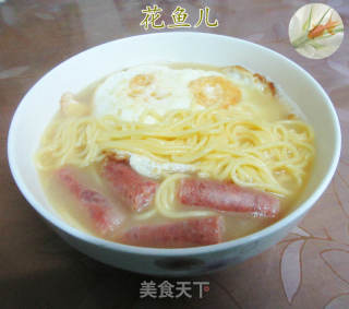 鸡蛋香肠玉米面条