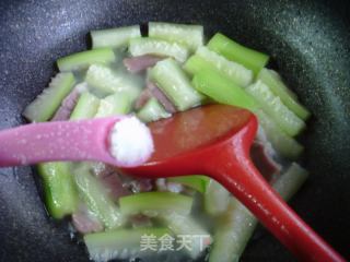咸肉煮瓠子的做法步骤：7