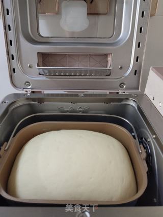 豆沙早餐面包的做法步骤：2
