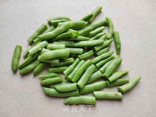 肉末玉米笋炒四季豆的做法步骤：2