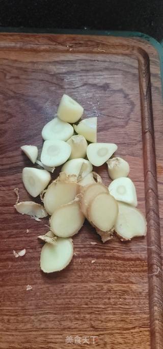 酱香鱿鱼须的做法步骤：3
