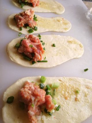 葱香肉饼的做法步骤：5