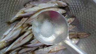 油炸青林子的做法步骤：2