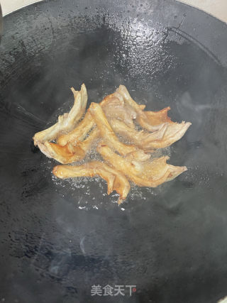 田螺鸭脚煲的做法步骤：8