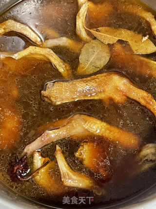 田螺鸭脚煲的做法步骤：15