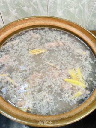 广式生滚汤 | 猪湿粉肠瘦肉芥菜汤的做法步骤：4
