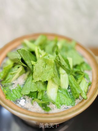 广式生滚汤 | 猪湿粉肠瘦肉芥菜汤的做法步骤：5